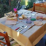 Le Travi 3* سارزانا