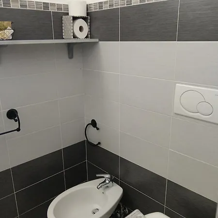 Oda ve Kahvaltı Le Travi Sarzana