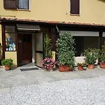 Le Travi Bed & Breakfast Sarzana