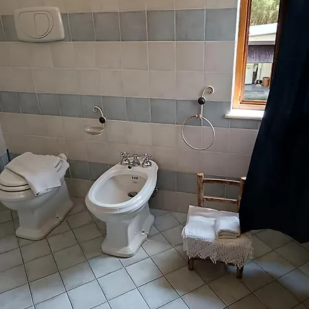 Le Travi לינה וארוחת בוקר סרזאנה