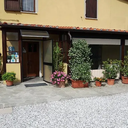 Le Travi Bed & Breakfast Sarzana